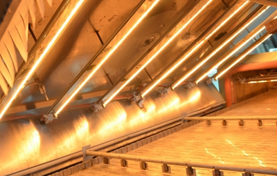 紅外加熱用什么控制溫度:固態(tài)繼電器、機械式繼電器或功率控制器?